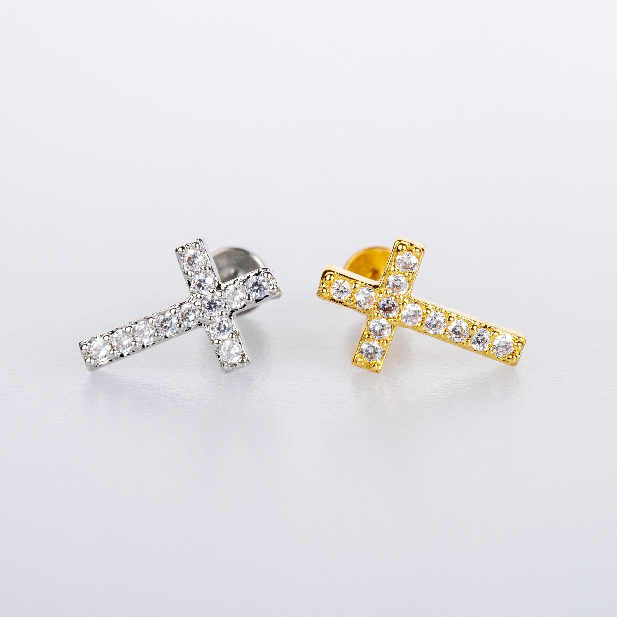 Piercing Tragus Haç