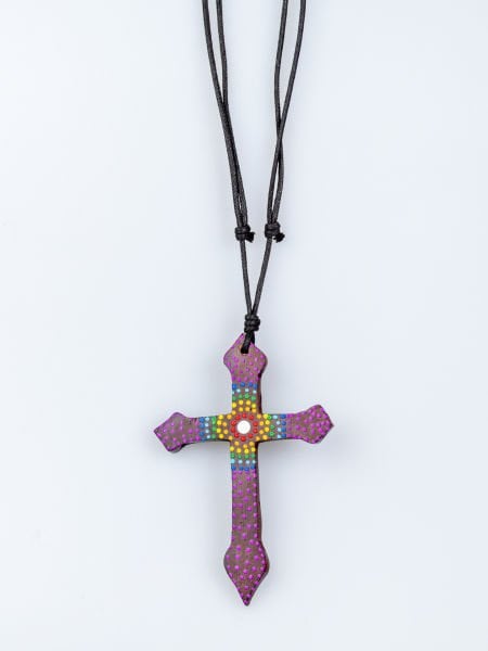 قلادة الصليب الخشبية