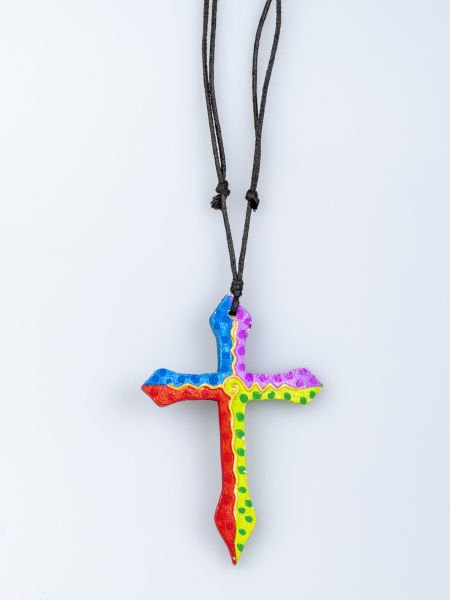 قلادة الصليب الخشبية