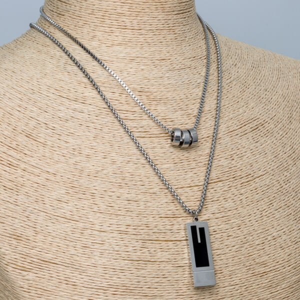 الصلب قلادة