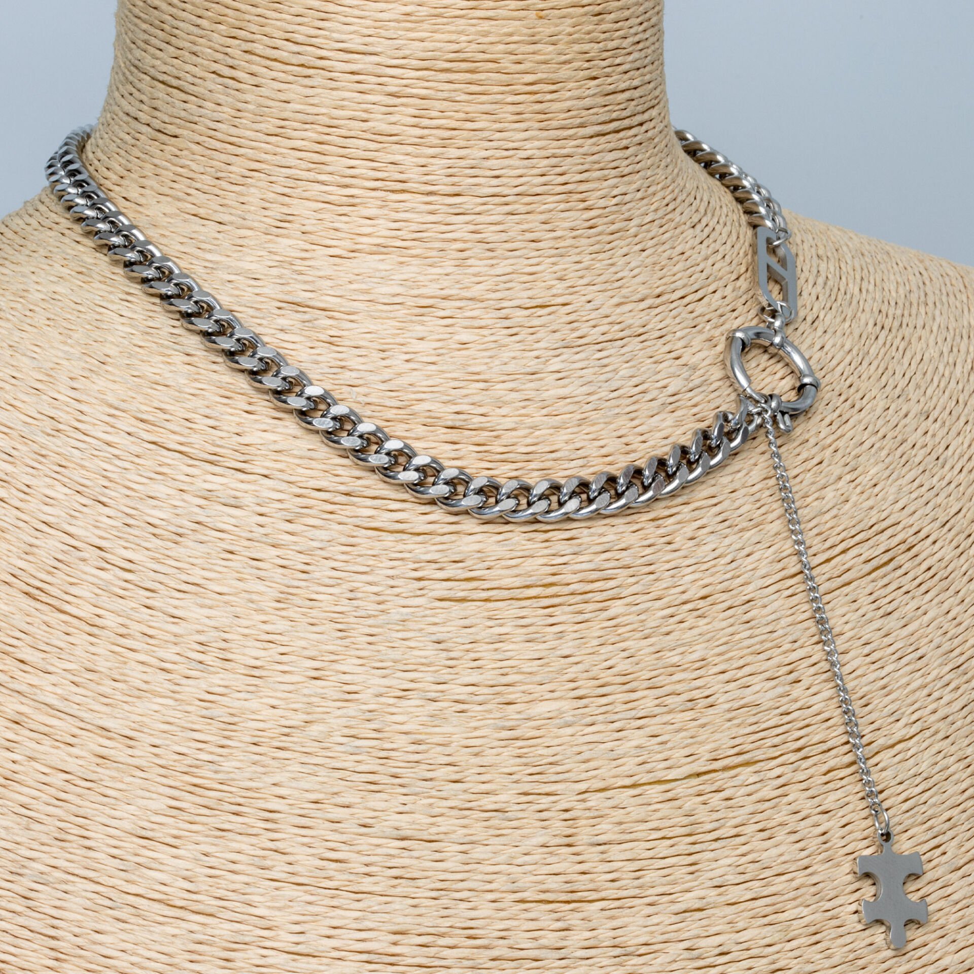 الصلب قلادة