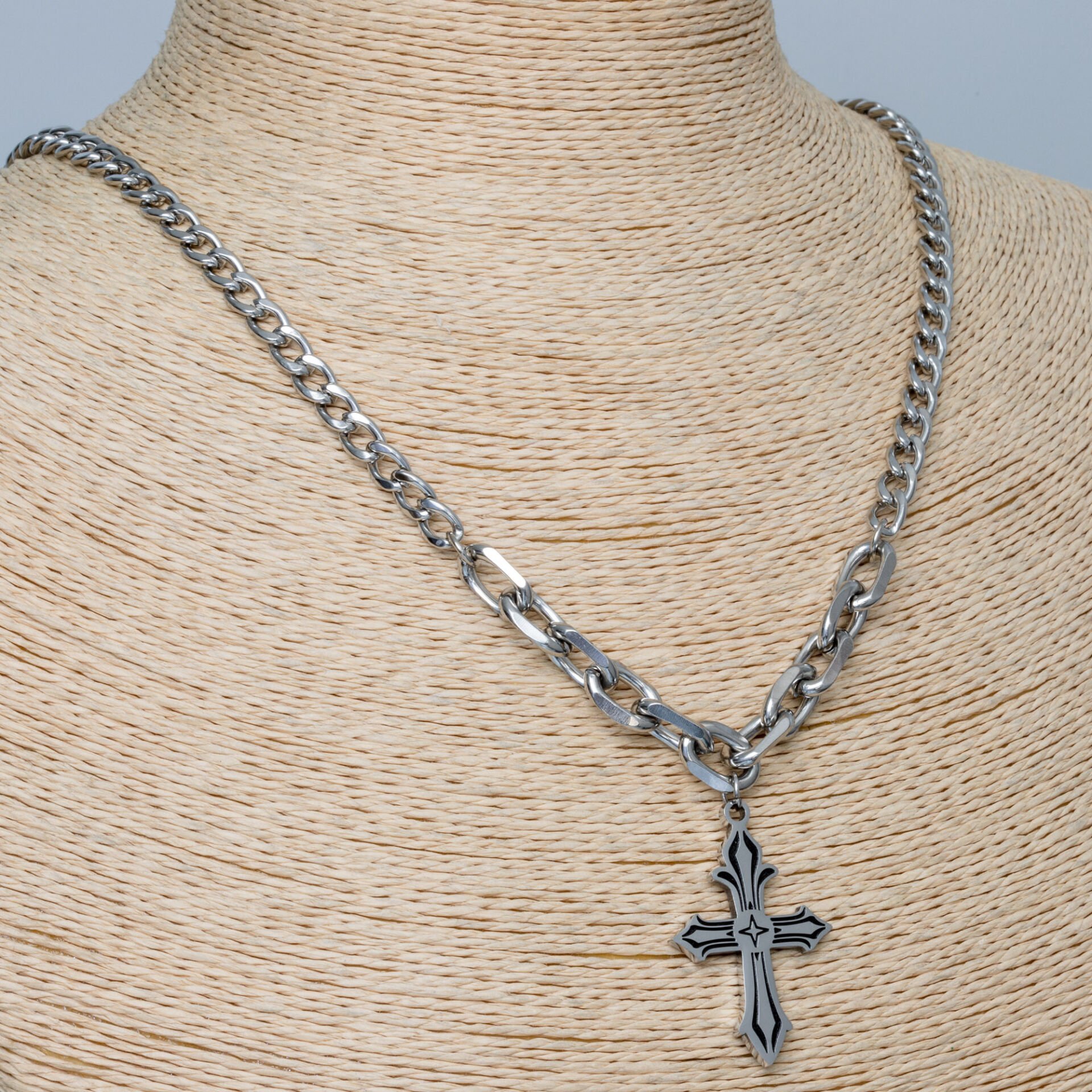 الصليب قلادة الصلب