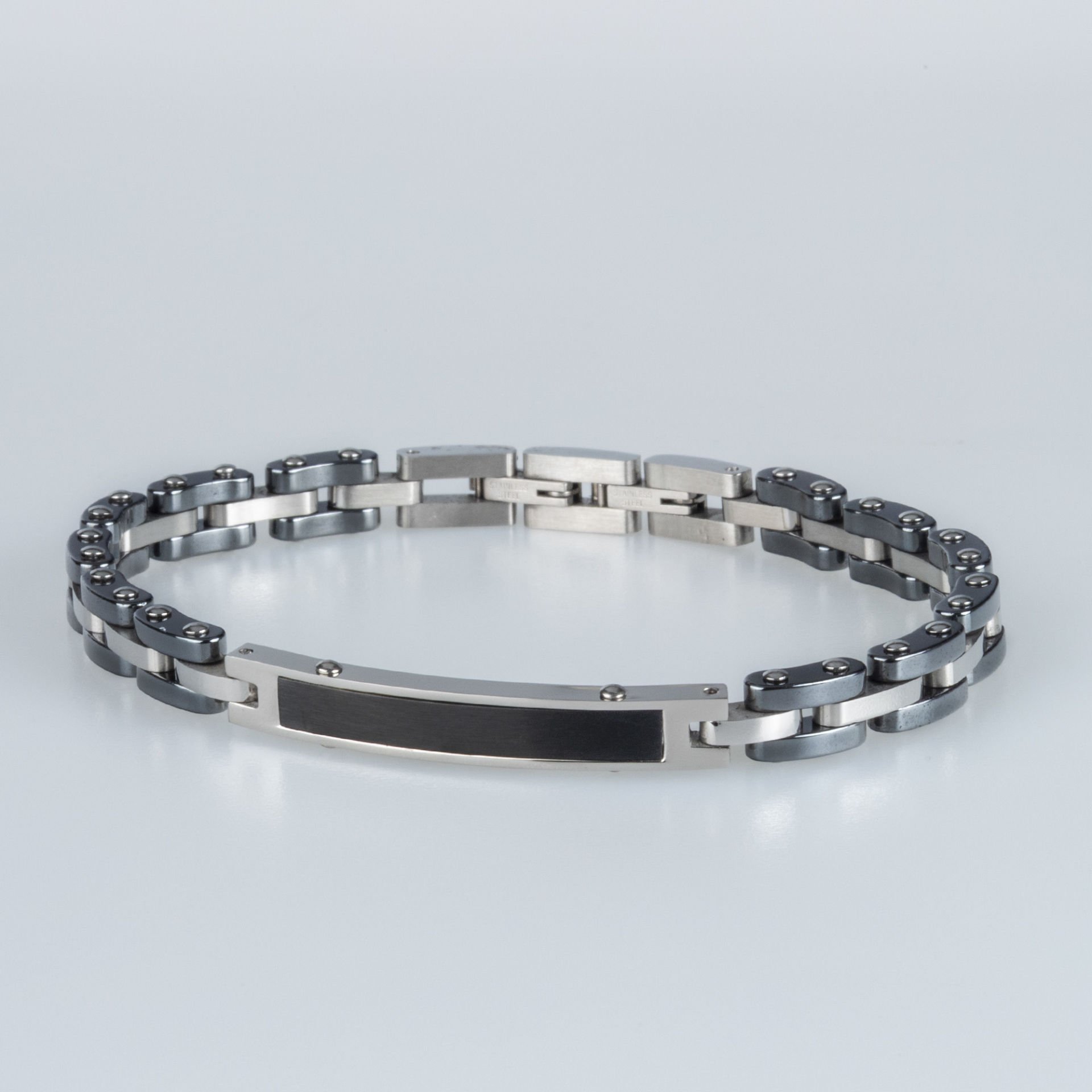 سوار فولاذي للرجال