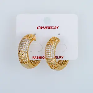 CM Jewelry 14K Kaplama Tırnaklı Halka Küpe