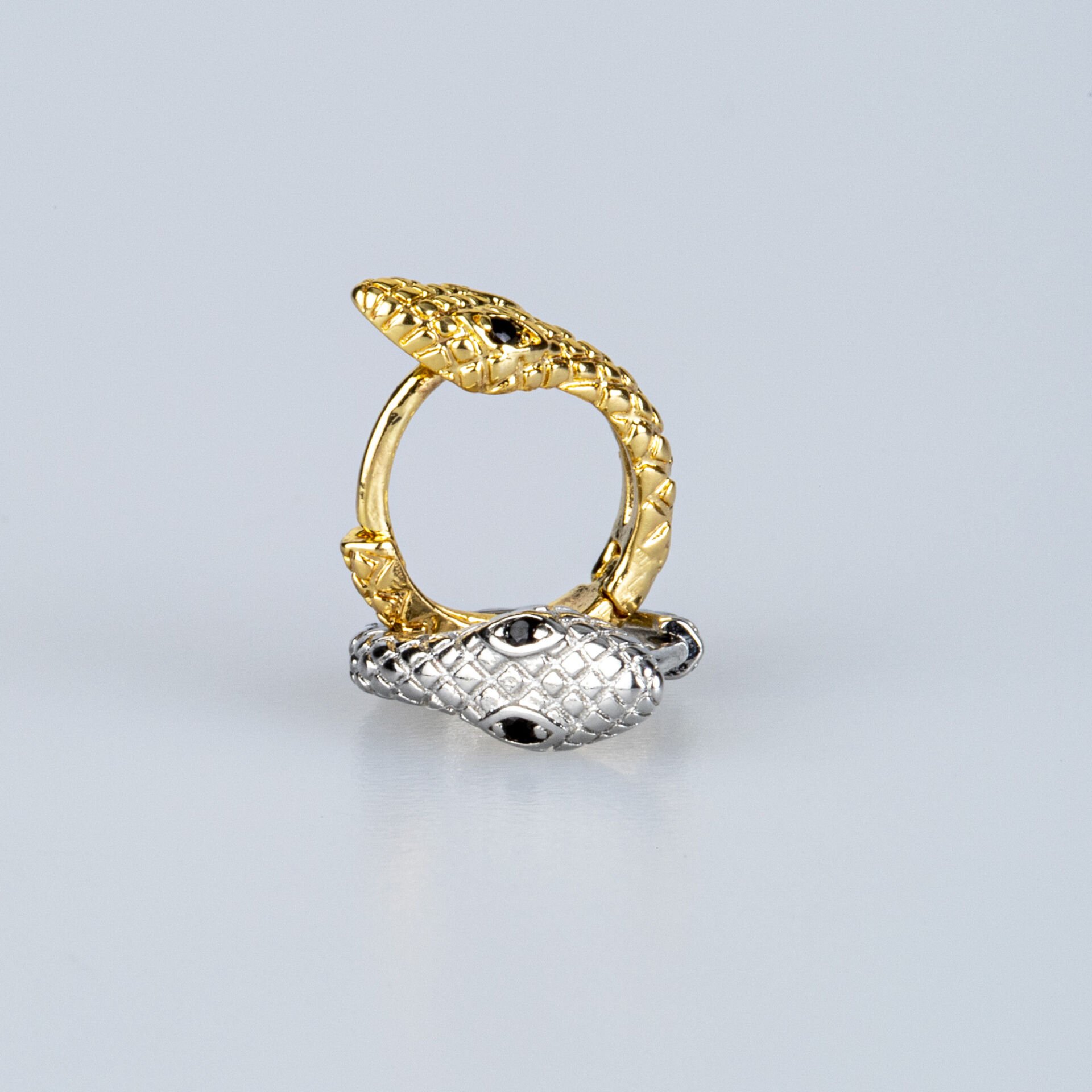 Piercing Rook Yılan