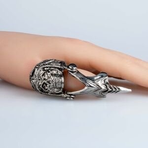 Şovalye Yüzük Güç, Stil ve Mistik Enerji Bir Arada