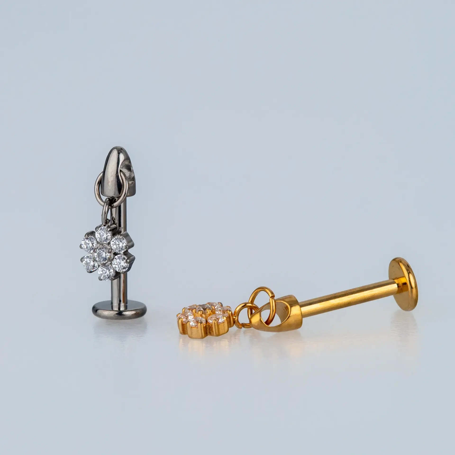 Piercing G23 Titanyum Tragus Helix Çiçek Beyaz 8mm