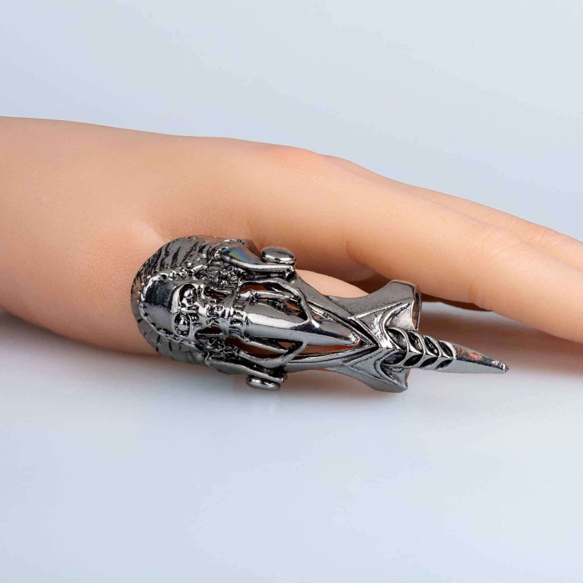 Şovalye Yüzük Güç, Stil ve Mistik Enerji Bir Arada