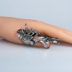 Şovalye Yüzük Güç, Stil ve Mistik Enerji Bir Arada