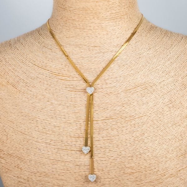 قلادة على شكل قلب من الفولاذ الإيطالي