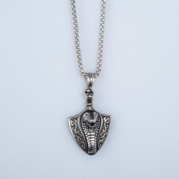 ثعبان قلادة الصلب