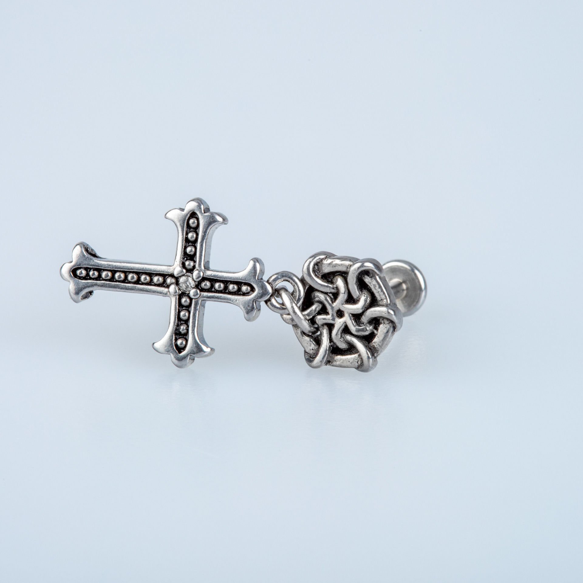 Piercing Çelik Tragus Sallantılı Haç
