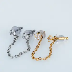 Toptan Piercing Hızma Kare Taşlı Çift Zincir Sallantılı 0.8mm Beyaz