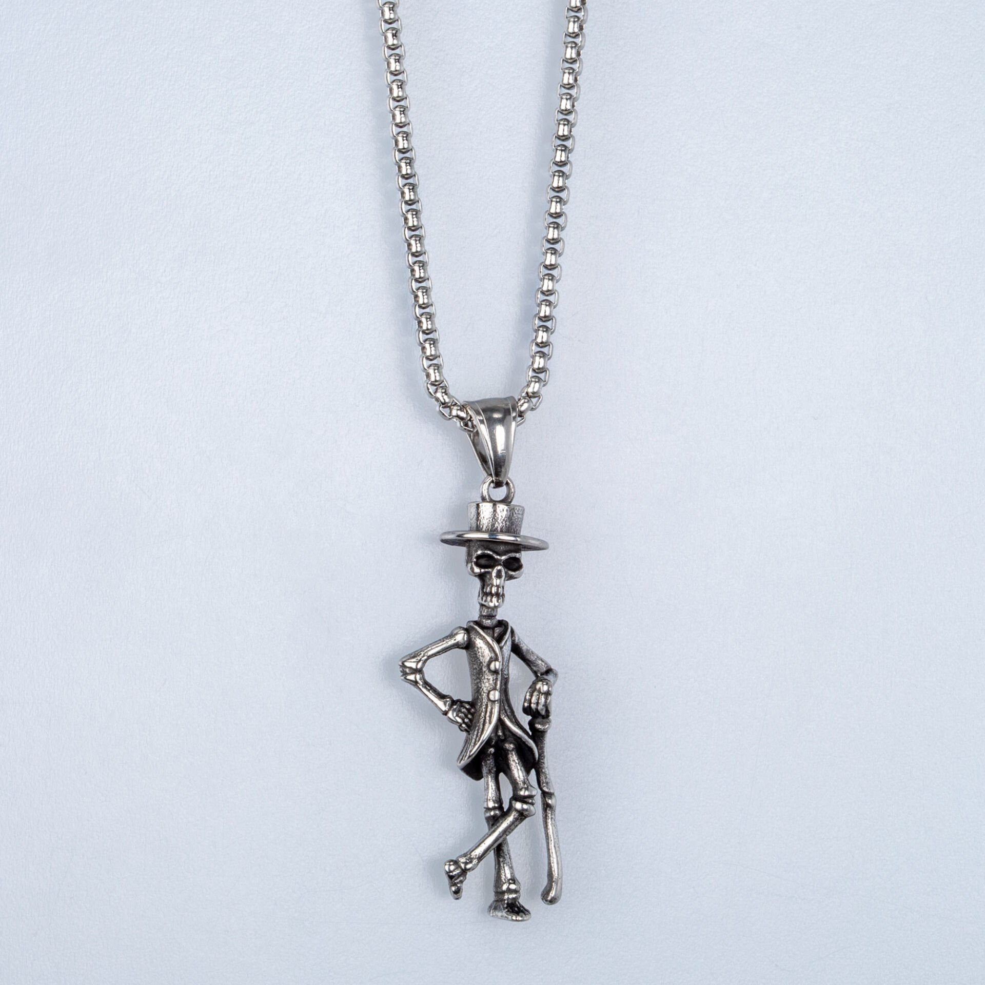 الهيكل العظمي قلادة الصلب