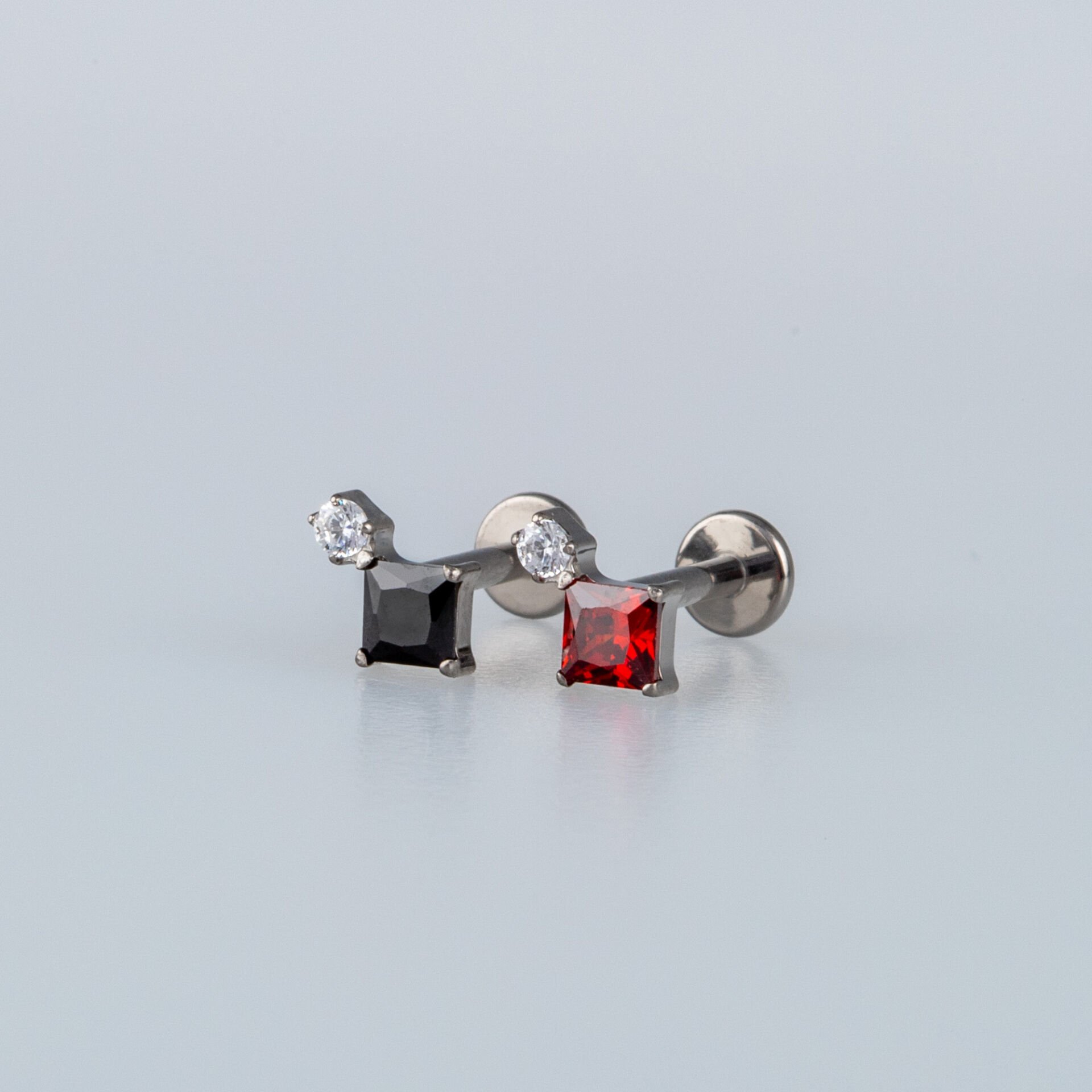 Piercing Titanyum Tragus Kare Taş