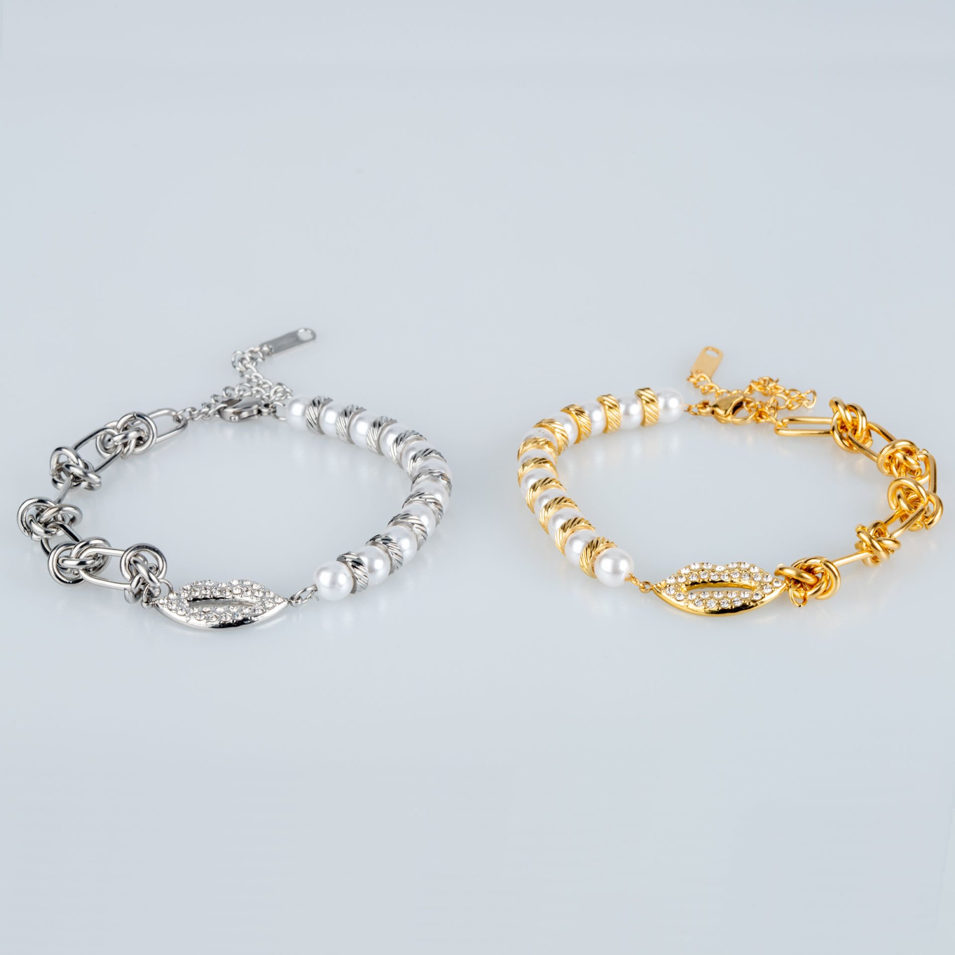 سوار سلسلة فولاذية لؤلؤي أصفر