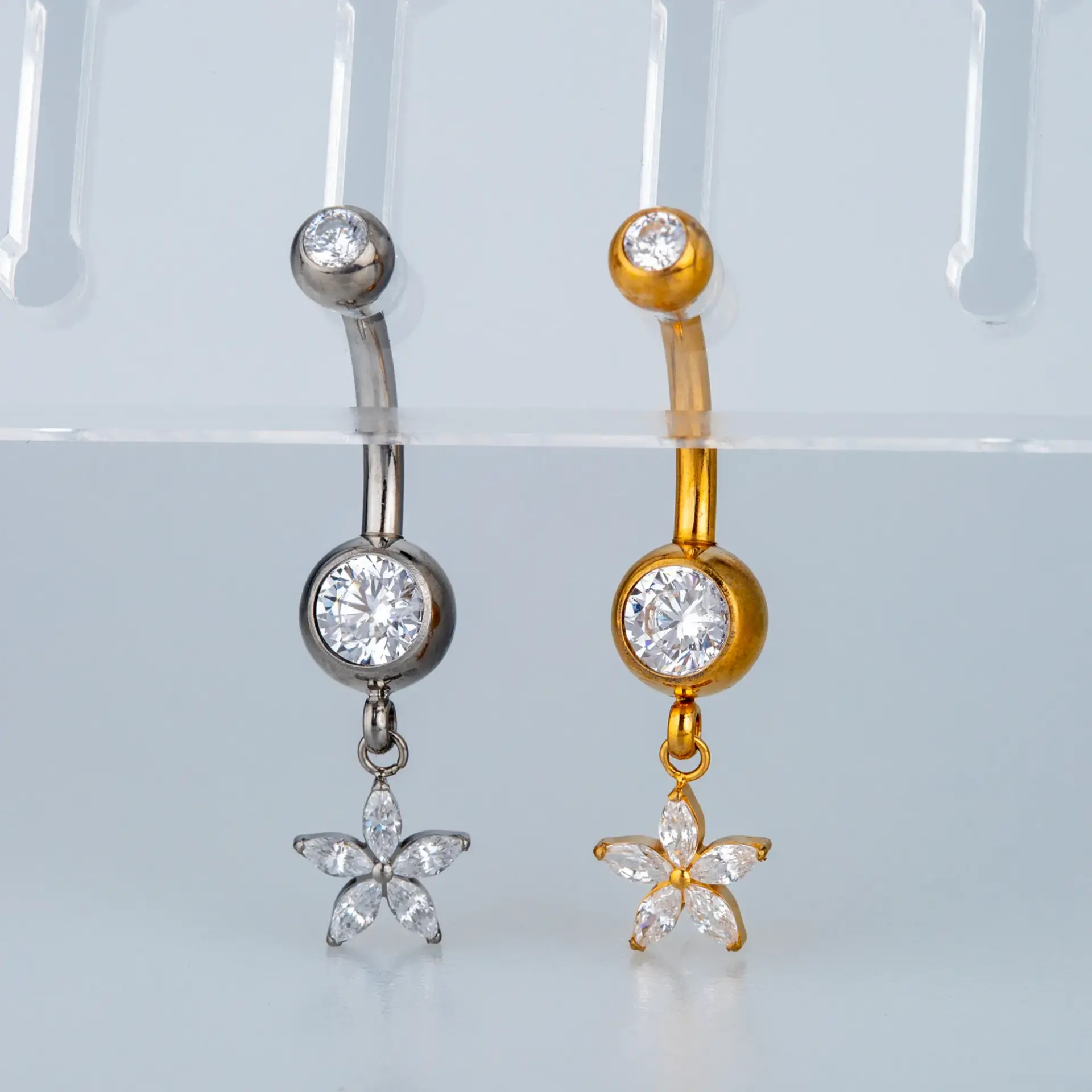 Piercing G23 Titanyum Göbek Fashion Çiçek Beyaz
