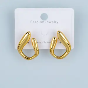 Toptan Kavisli Amorf Gold Butik Küpe