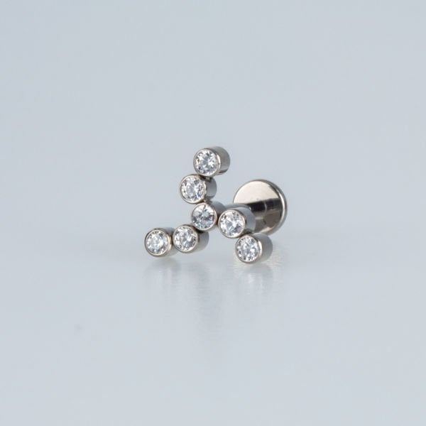 ثقب الزنمة التيتانيوم