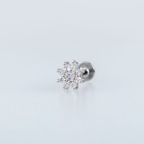 Piercing Tragus Çiçek