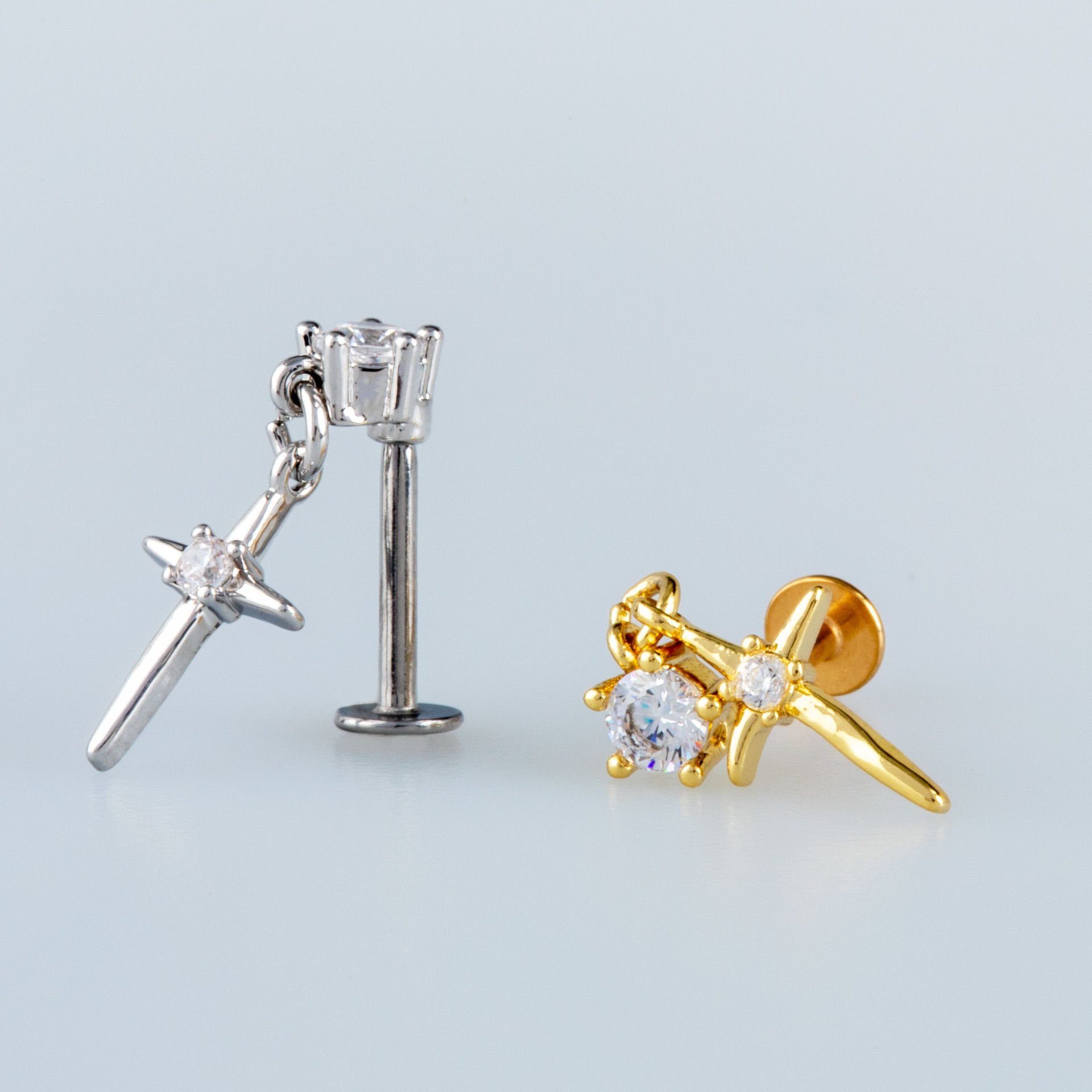 Piercing Tragus Haç