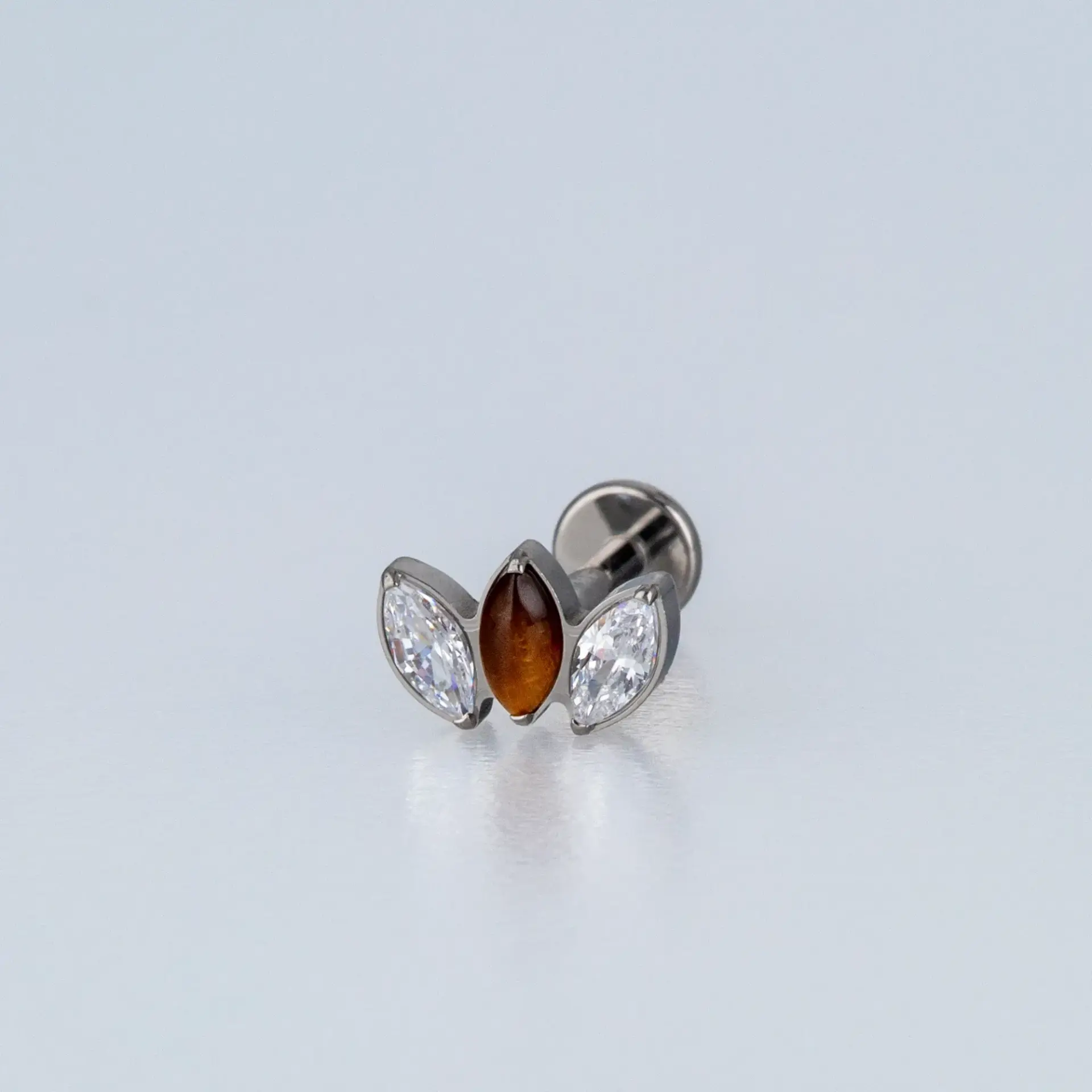 Piercing G23 Titanyum Tragus Doğal Taşlı Lotus Renk 1