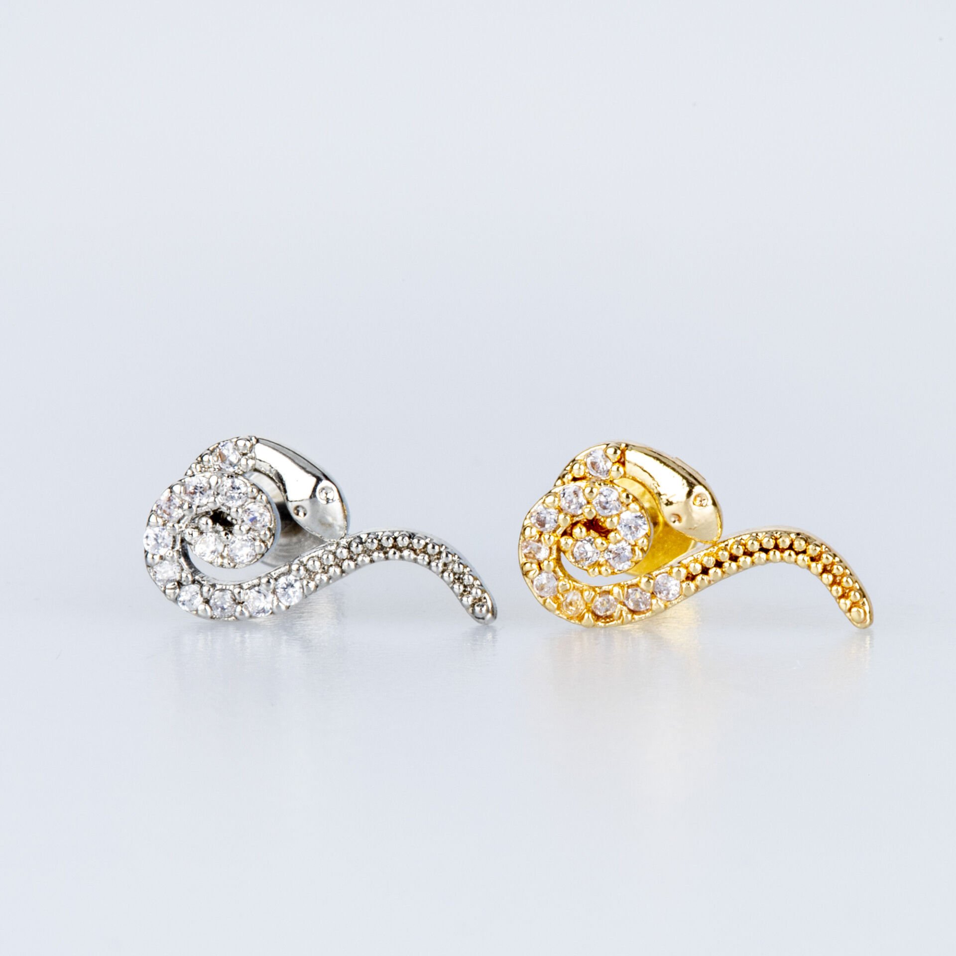 Piercing Tragus Yılan