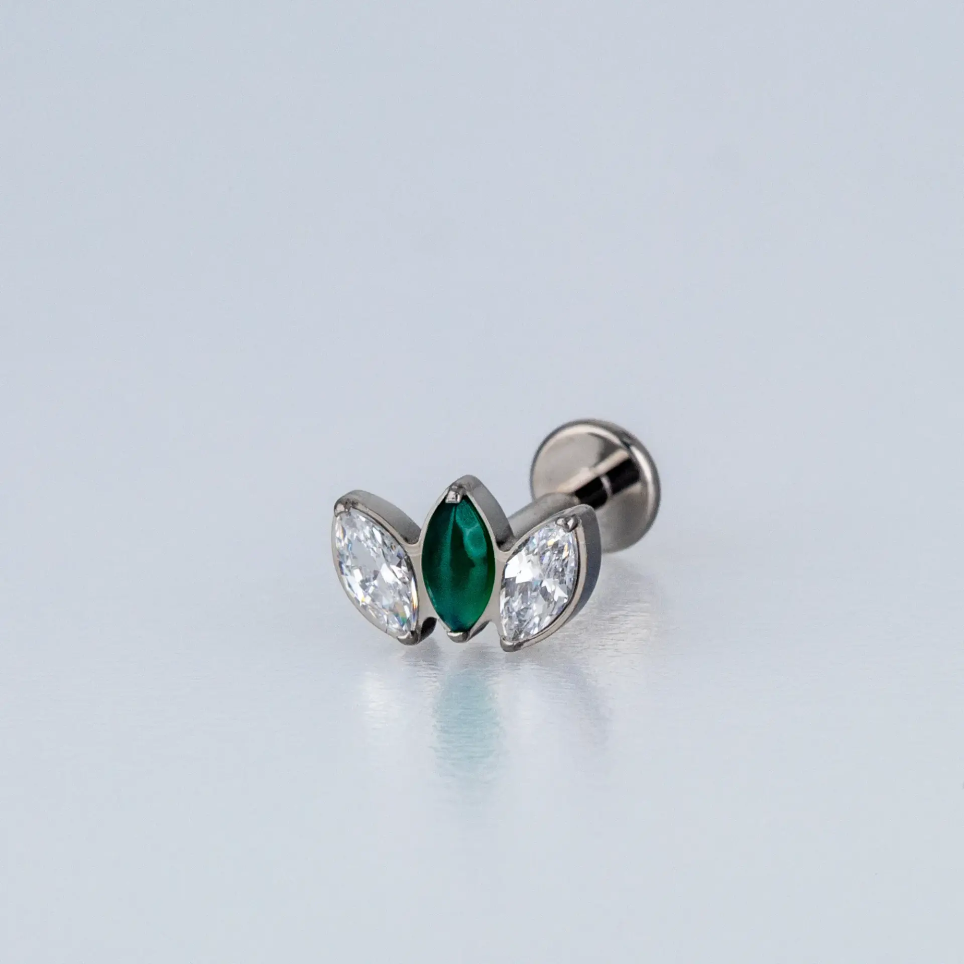 Piercing G23 Titanyum Tragus Doğal Taşlı Lotus Renk 4