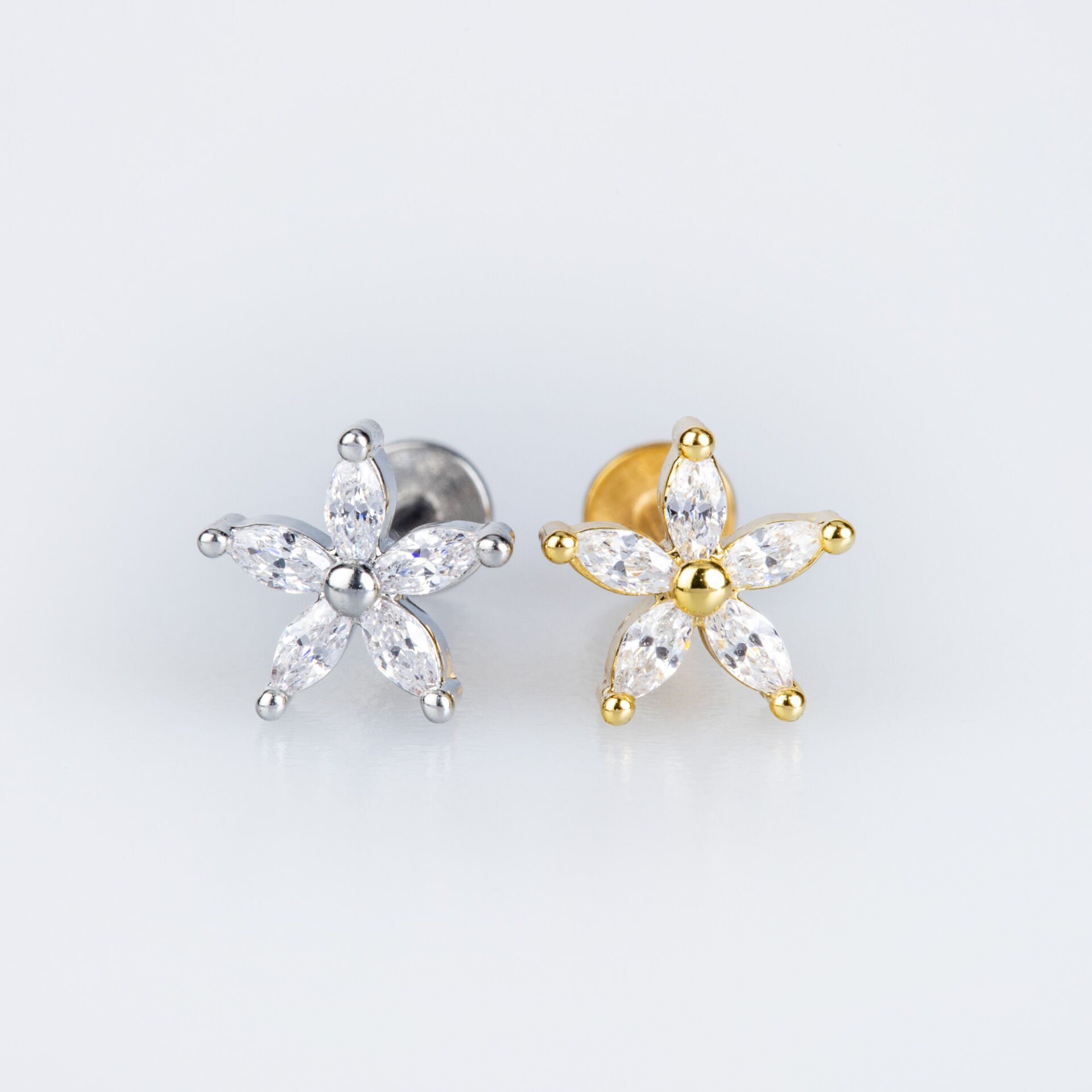 Piercing Tragus Küçük Çiçek