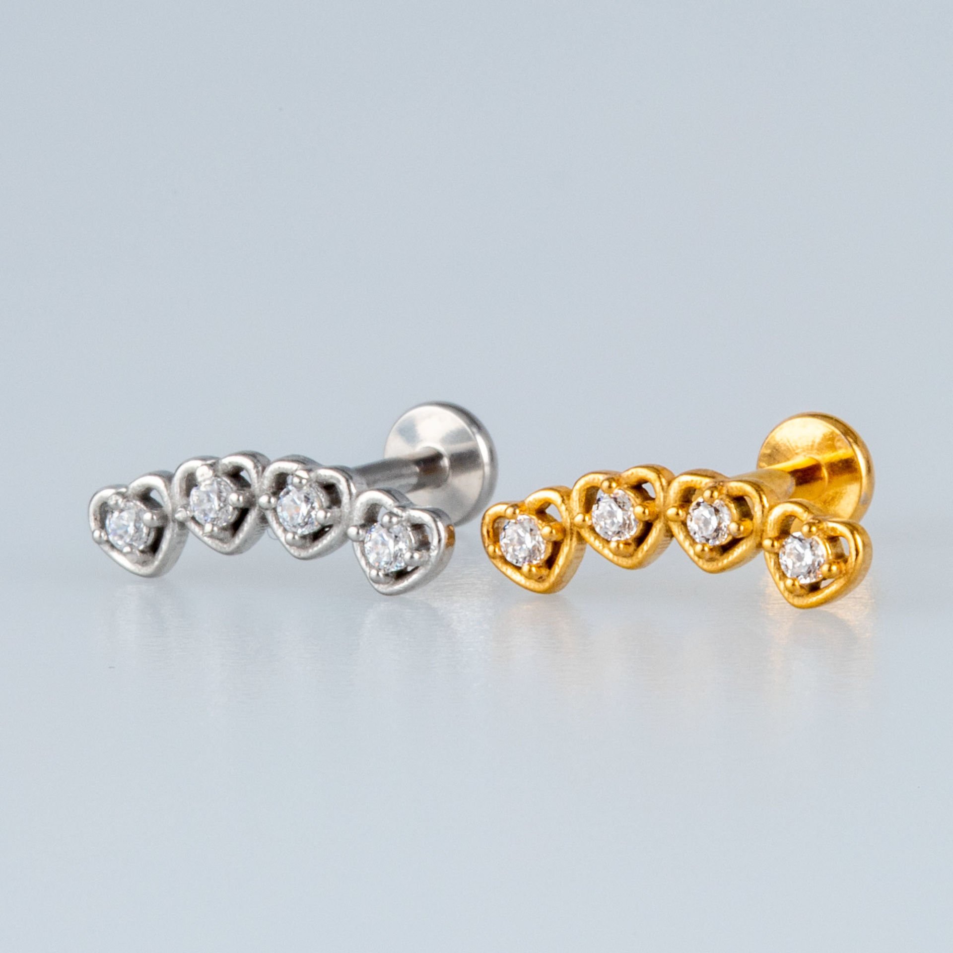 ثقب تراجوس الفولاذي على شكل قلب