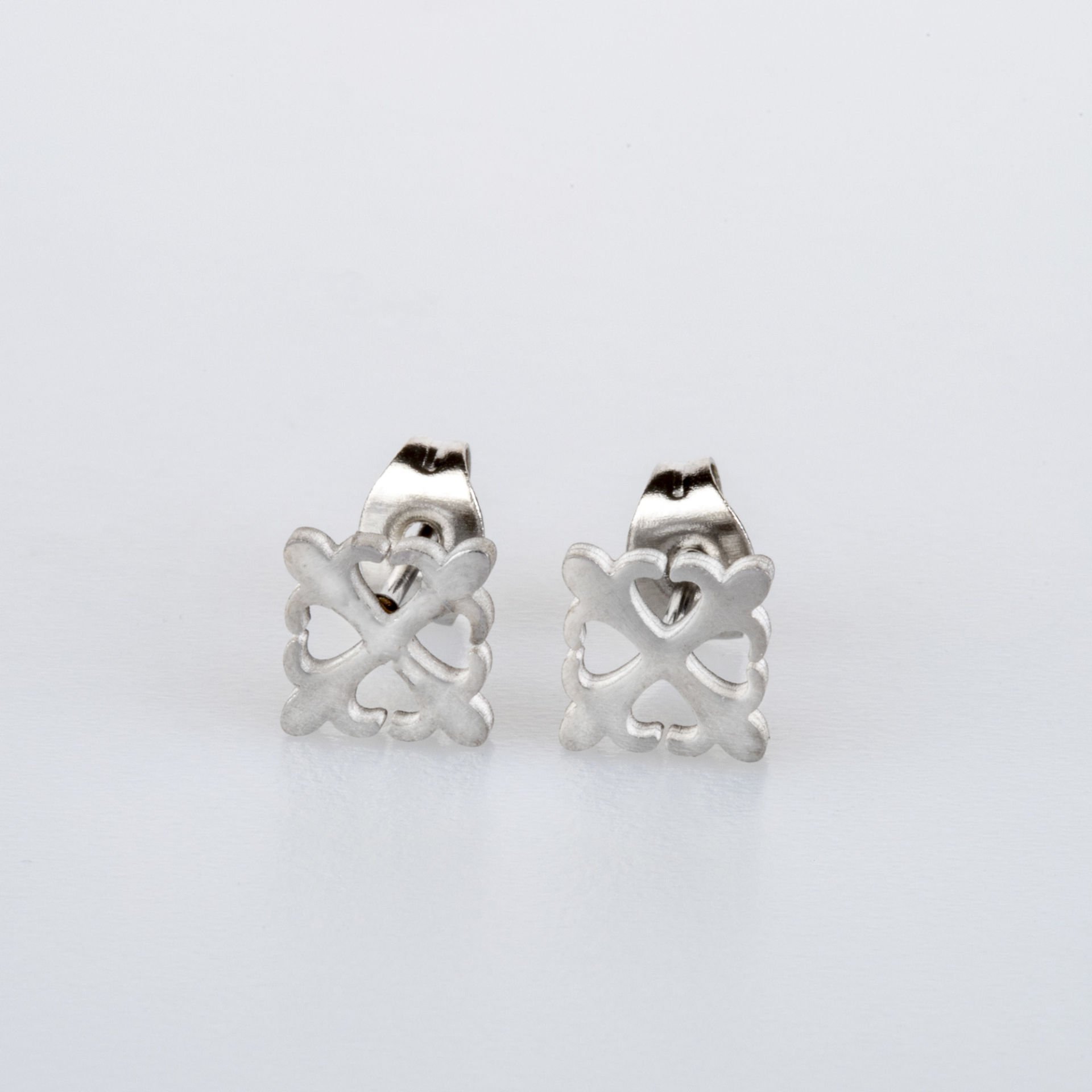 حزمة الأقراط الفولاذية