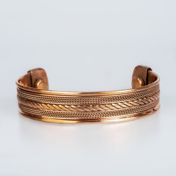 سوار النحاس المغناطيسي