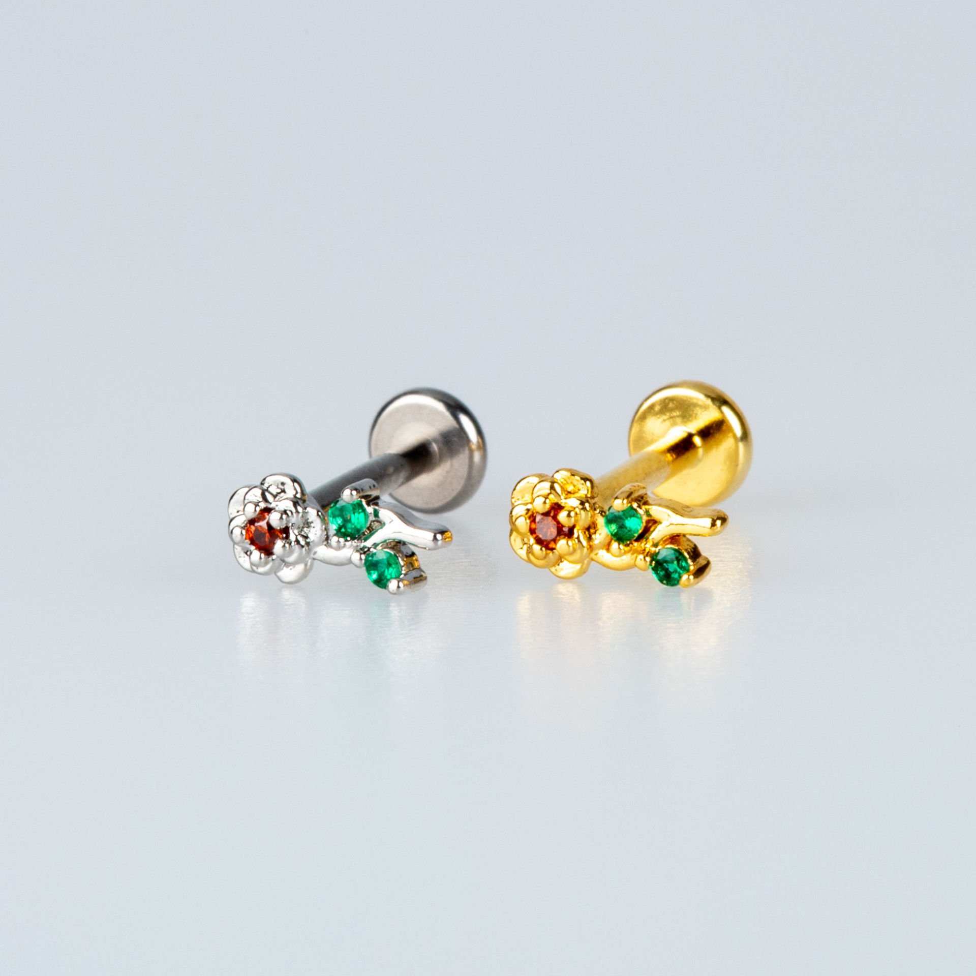 Piercing Tragus Çiçek