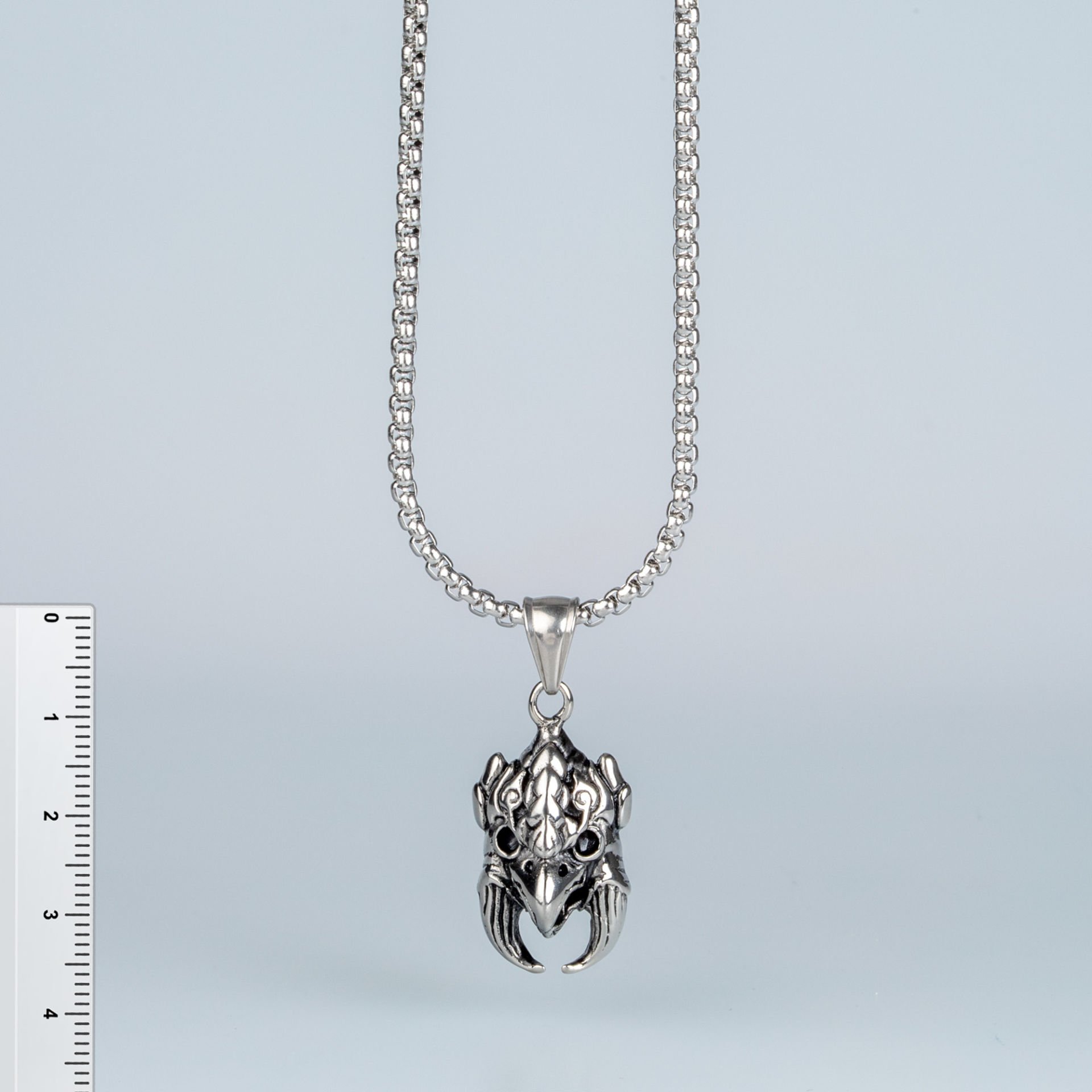 الصلب قلادة