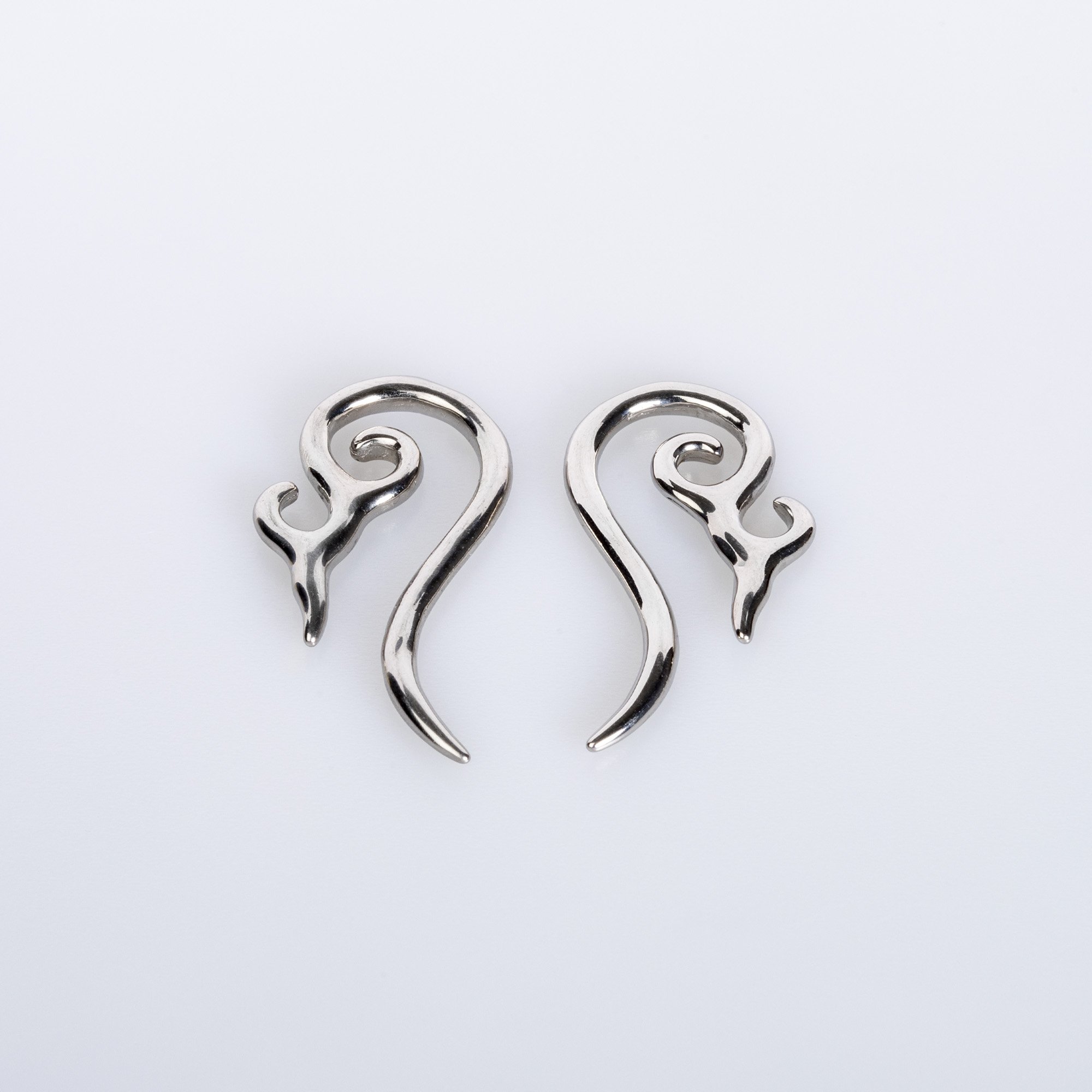 Piercing Tünel Tiribal Tek