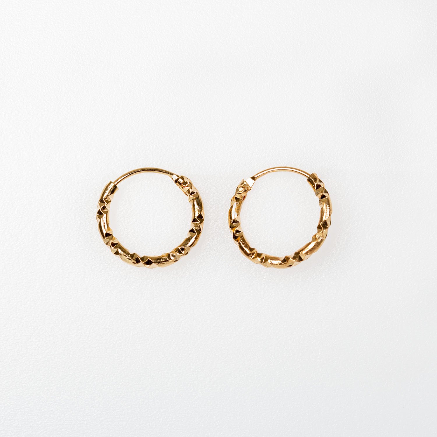 طول حزمة القرط الدائري: 15 مللي متر