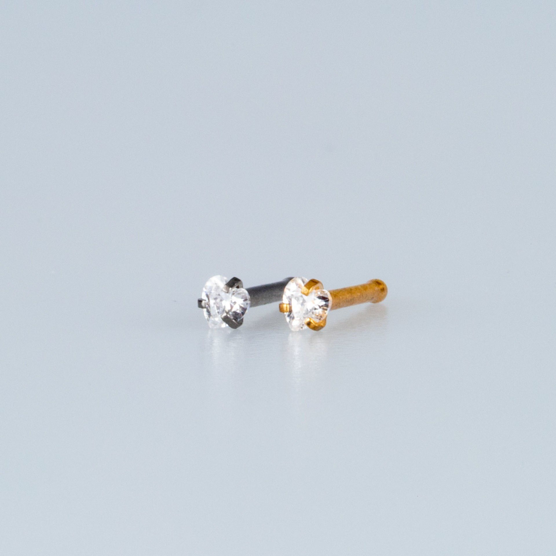 Titanium Nose Ring 2.5mm Heart Stone Thickness 0.8mm