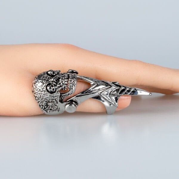 Şovalye Yüzük Güç, Stil ve Mistik Enerji Bir Arada