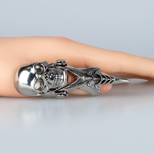 Şovalye Yüzük Güç, Stil ve Mistik Enerji Bir Arada