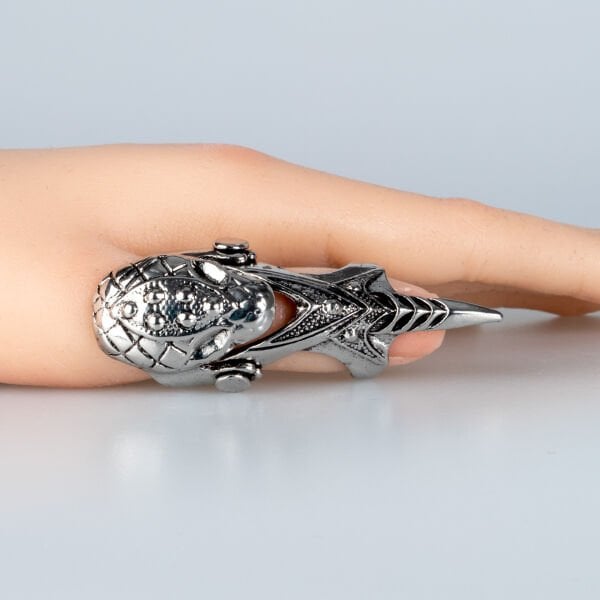 Şovalye Yüzük Güç, Stil ve Mistik Enerji Bir Arada