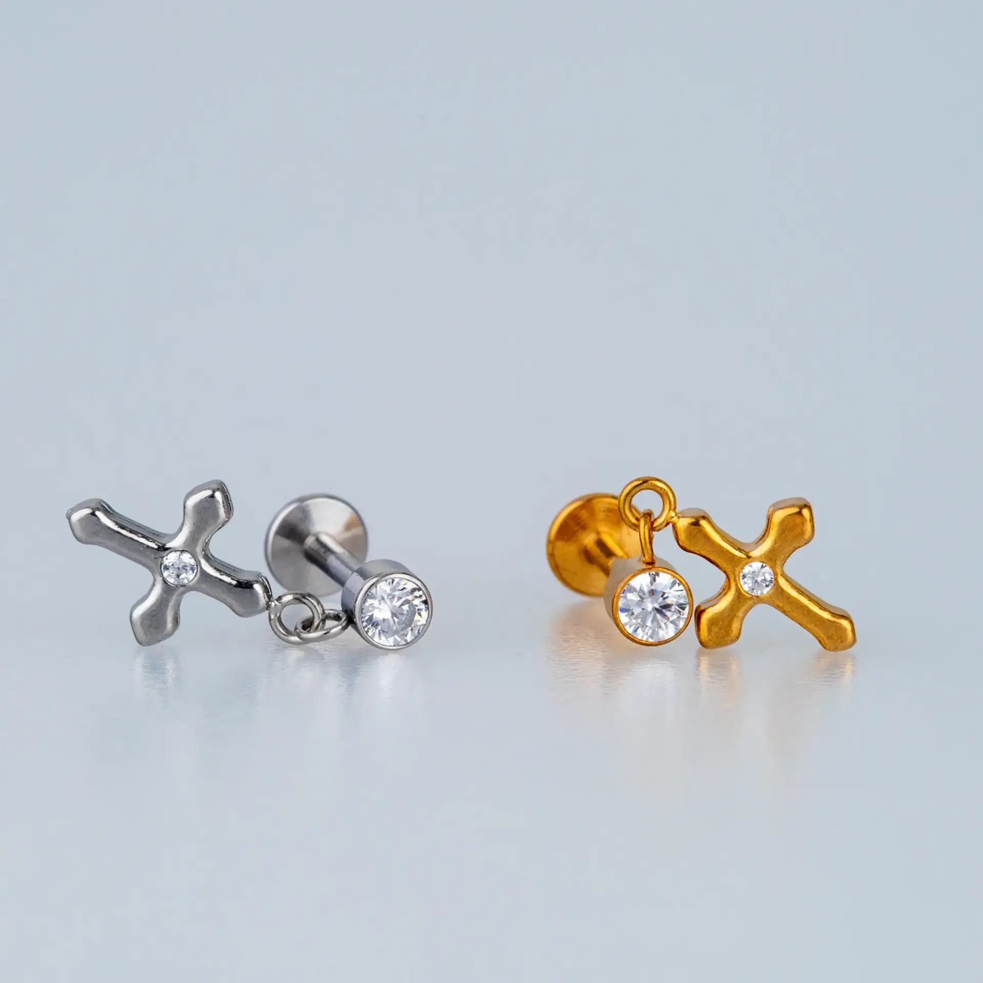 Toptan Piercing Çelik Tragus Helix Haç Beyaz