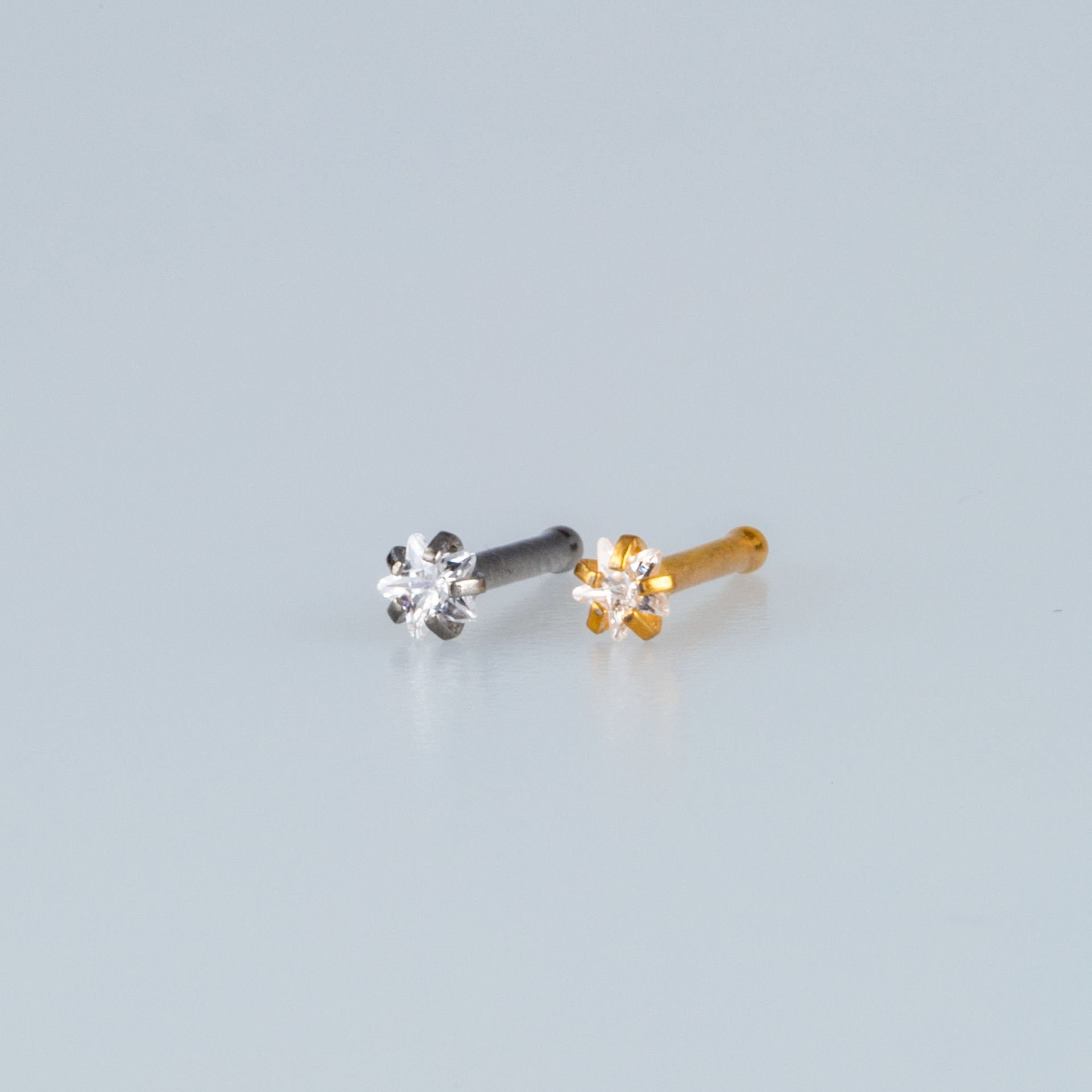 Titanium Nose Ring 2.5mm Star Stone Thickness 0.8mm