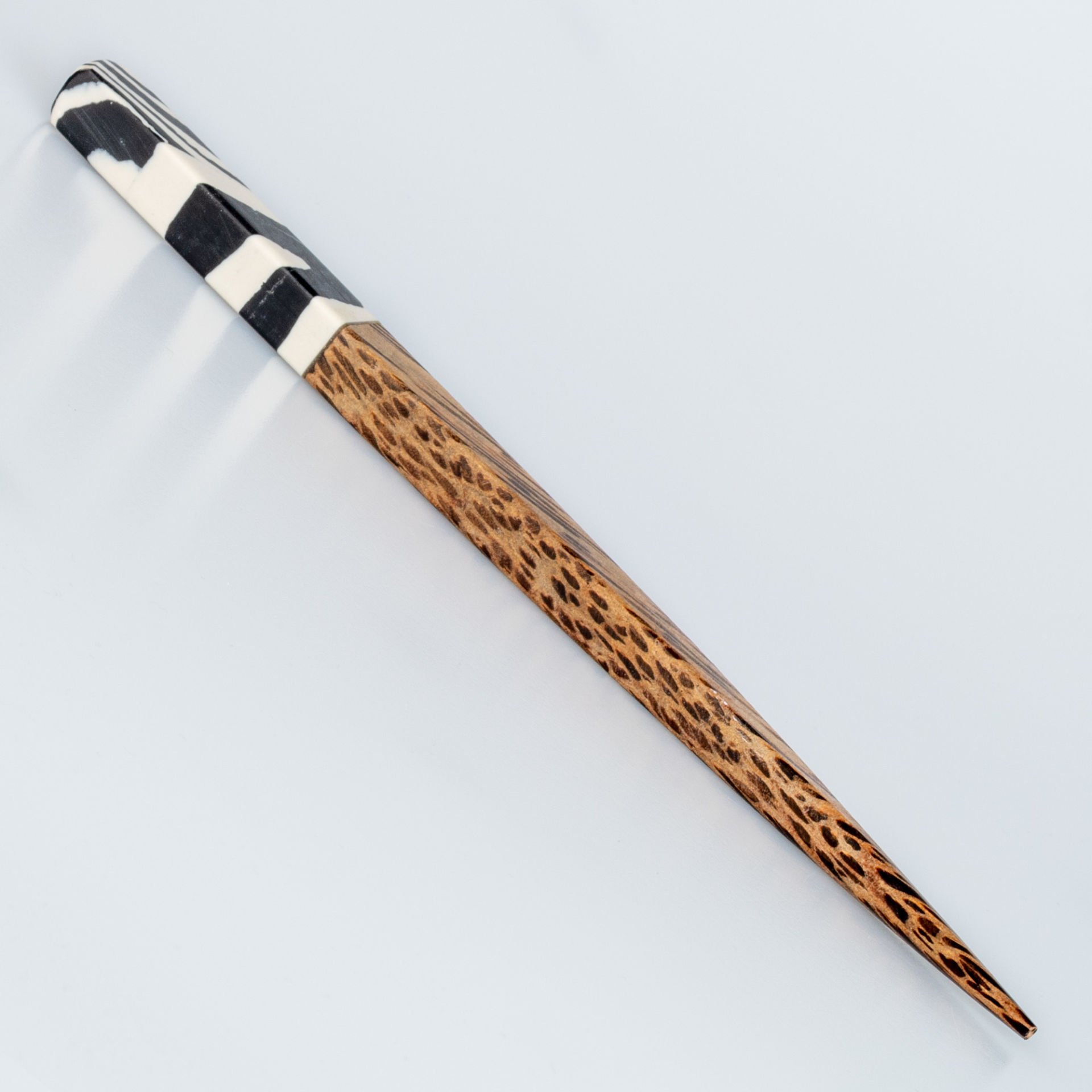 Mace Pen