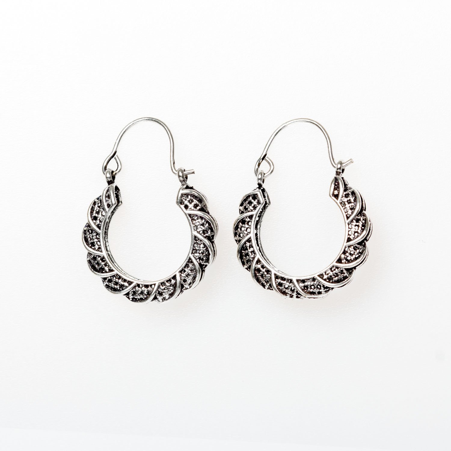 أقراط تخريمية اللون 3