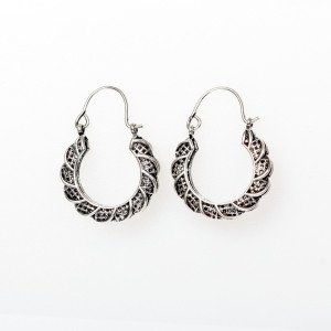 أقراط تخريمية اللون 3