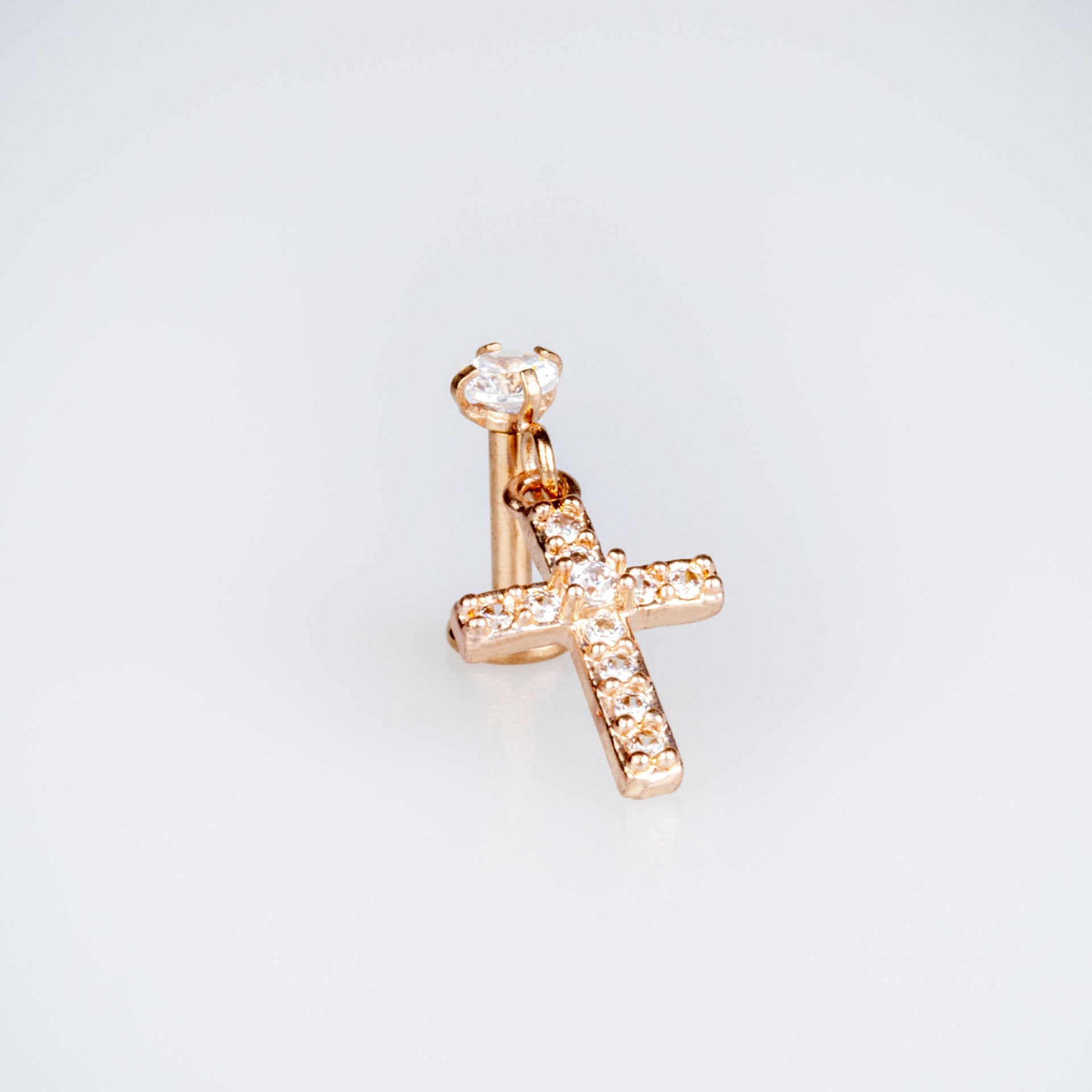 Piercing Tragus Haç