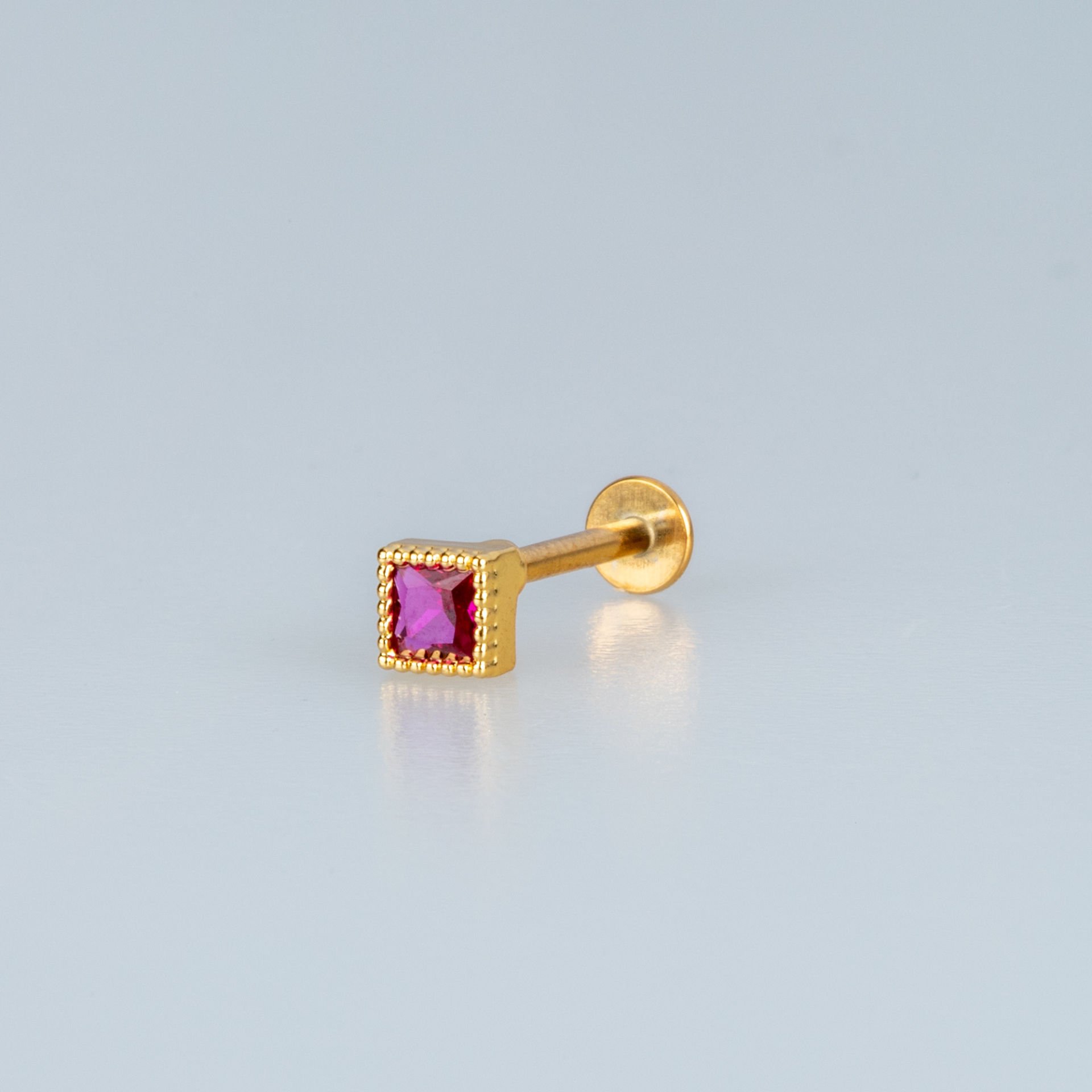 Piercing Tragus Kare Taş