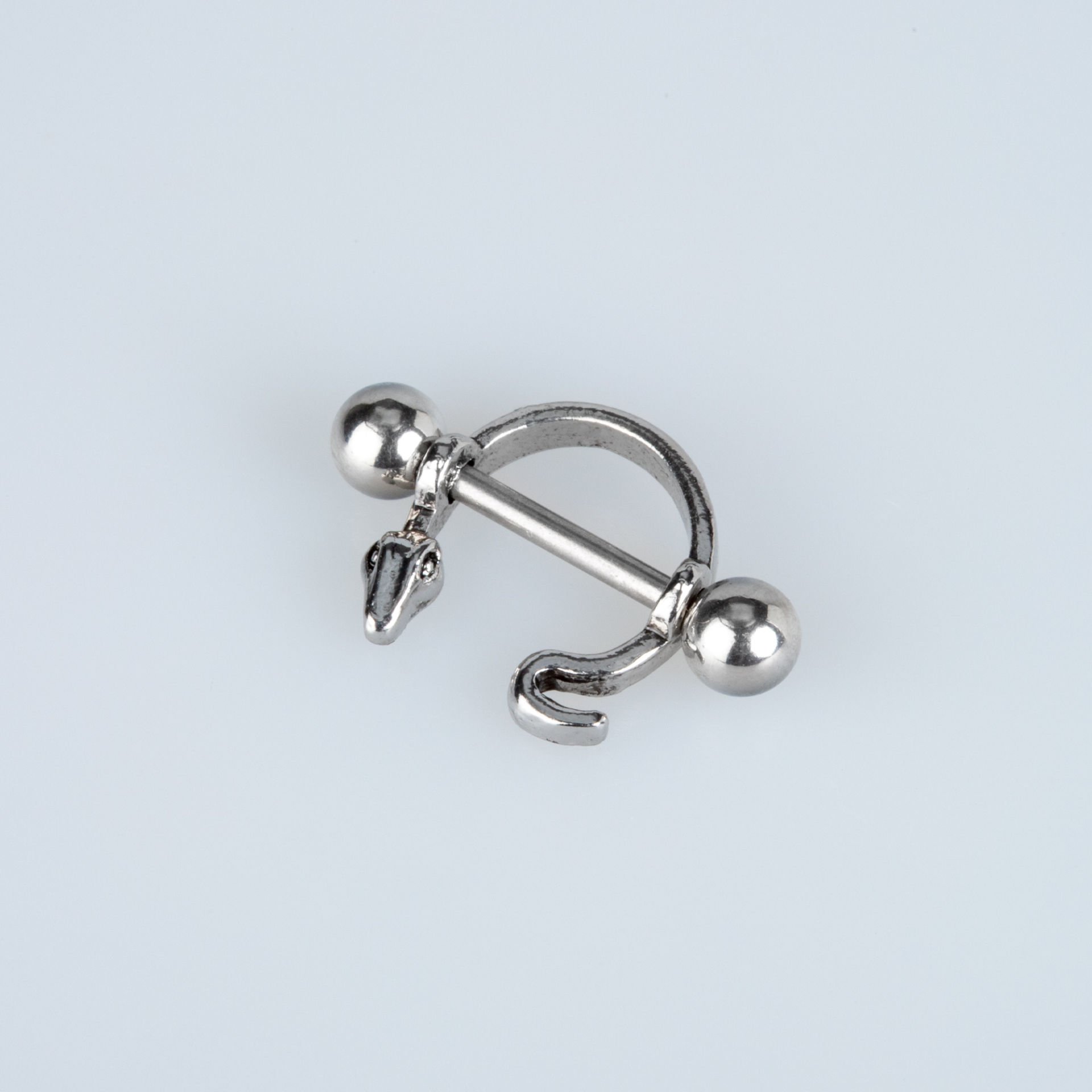 Piercing Göğüs
