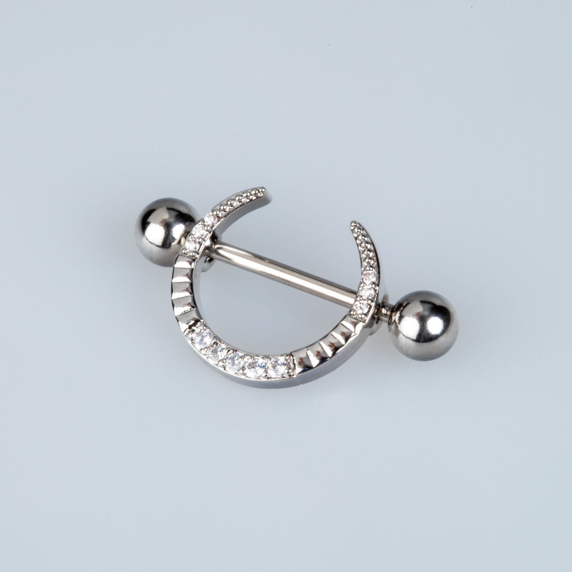 Piercing Göğüs