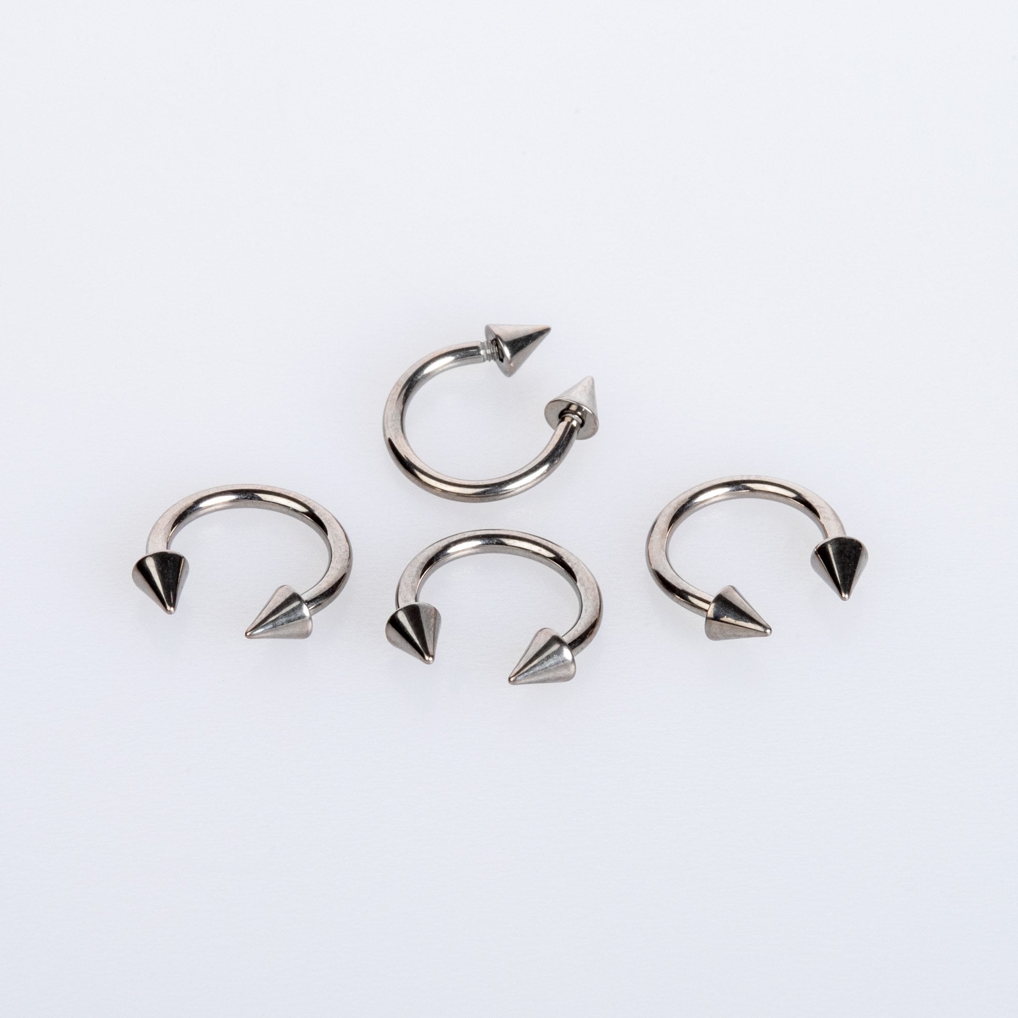 Piercing Titanyum Septum Spike İlk Delim